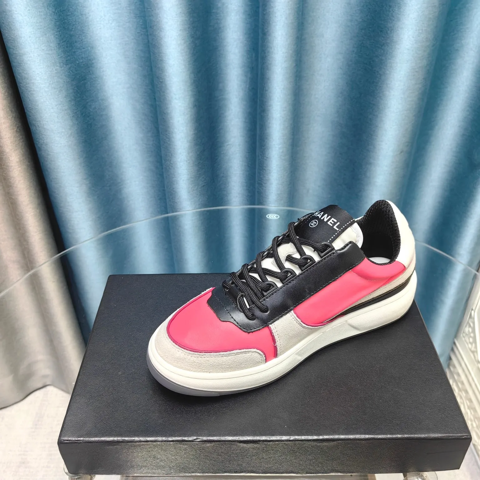 👟👟Ex-factory price 540👟👟 Men's size +10 Chanel Chanel - 2023 counter top casual sports shoes This classic design; the upper is electro-embroidered with a variety of techniques; the outsole is fashionable and sporty; it is unusual to incorporate a variety of color matching elements... The diversified mix and match is very beautiful and versatile, casual, fashionable, sports and outdoor can be taken into account. The counter boutique package is full set for women 35-40 and men 39-45 (Customized size 44.45)